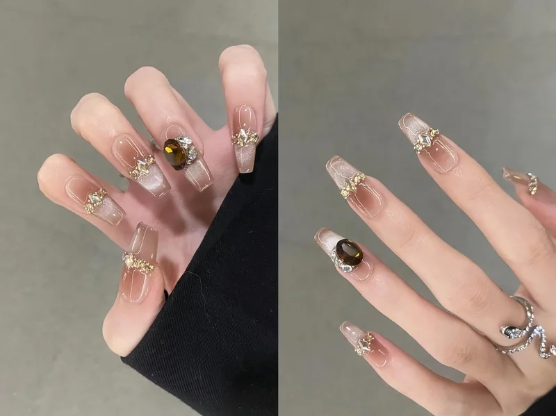 Thoát kiếp nhàm chán với nail xinh đính đá nổi bật