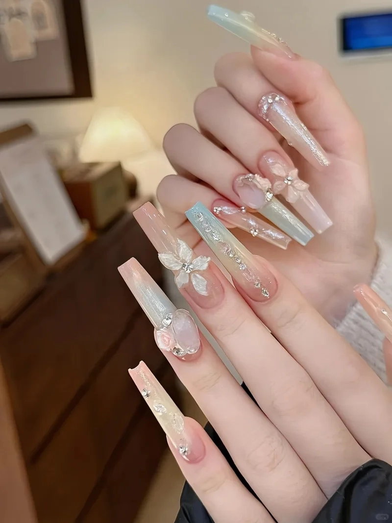 Không thể rời mắt trước các mẫu đính đá đẹp