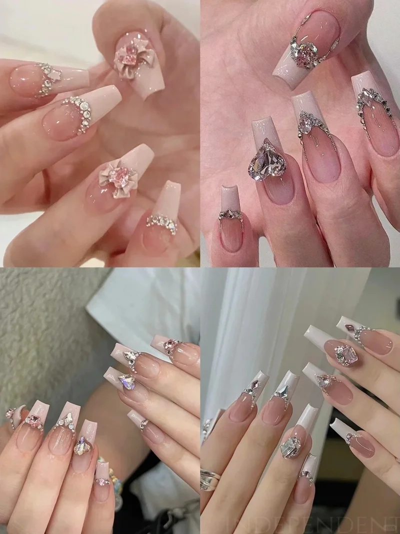 Nổi bật giữa đám đông với móng tay gắn đá đẹp