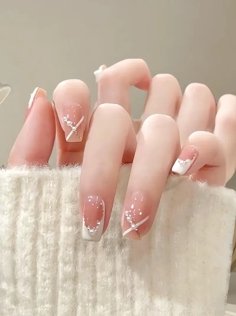 Phong cách không giới hạn với mẫu sơn đầu móng