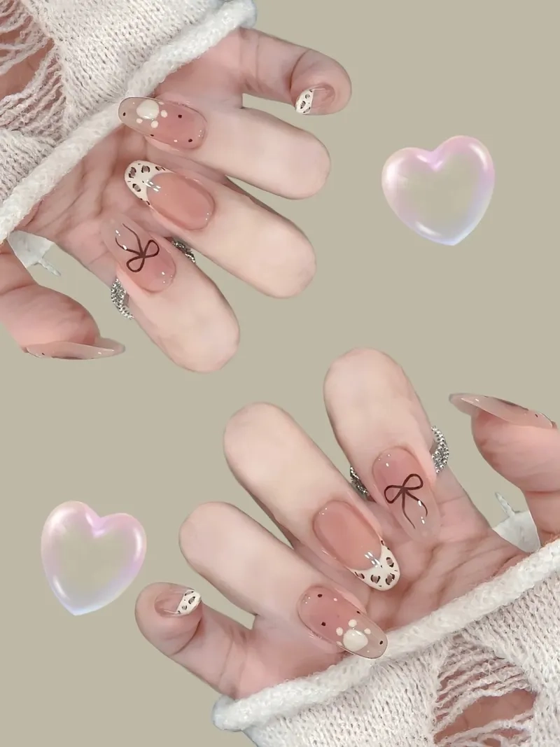 Làm mới phong cách với nail sơn đầu móng cực xinh