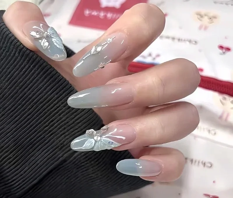 Nét riêng ngày Tết với bộ móng đẹp ăn tết