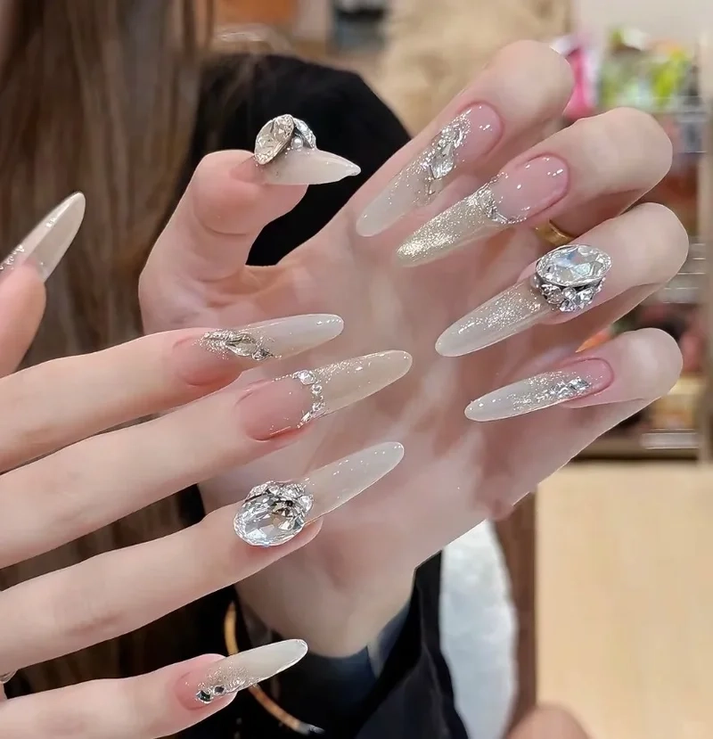Cùng nàng chọn bộ nail ngày tết mang may mắn