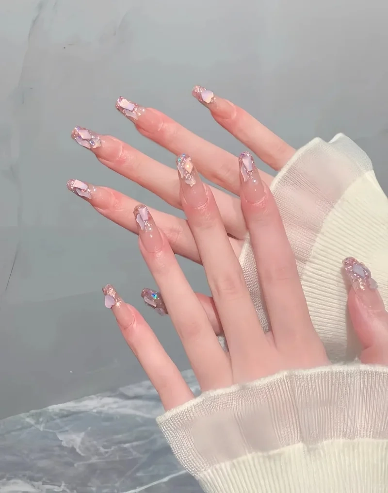 Gợi ý bộ nail đẹp cho ngày tết sang trọng và thanh lịch