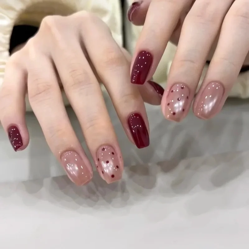 Rực rỡ ngày Tết với các mẫu móng tết cực đẹp