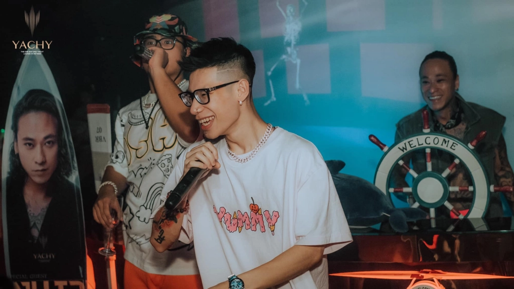 Tw MCK cập nhật đời sống rapper