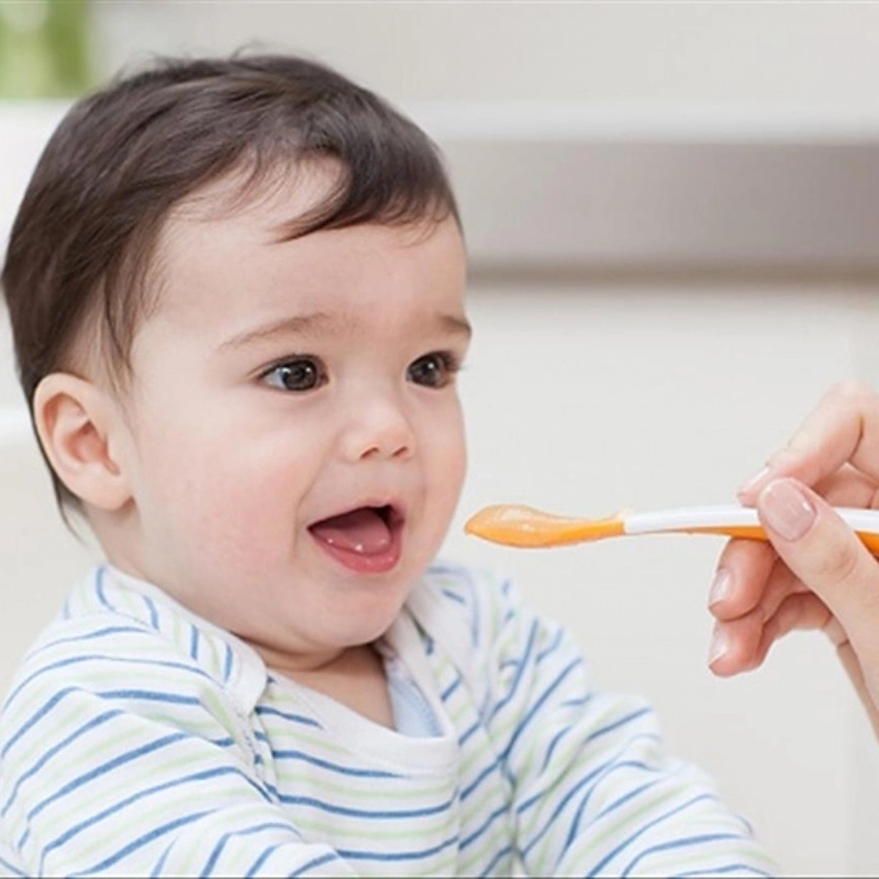 Meme há mồm đút ăn mang đến những khoảnh khắc cực kỳ dễ thương và hài hước