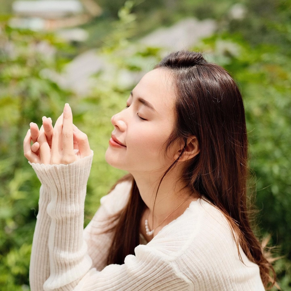 Theo dõi Midu Instagram để cập nhật những hình ảnh và video mới nhất của cô.