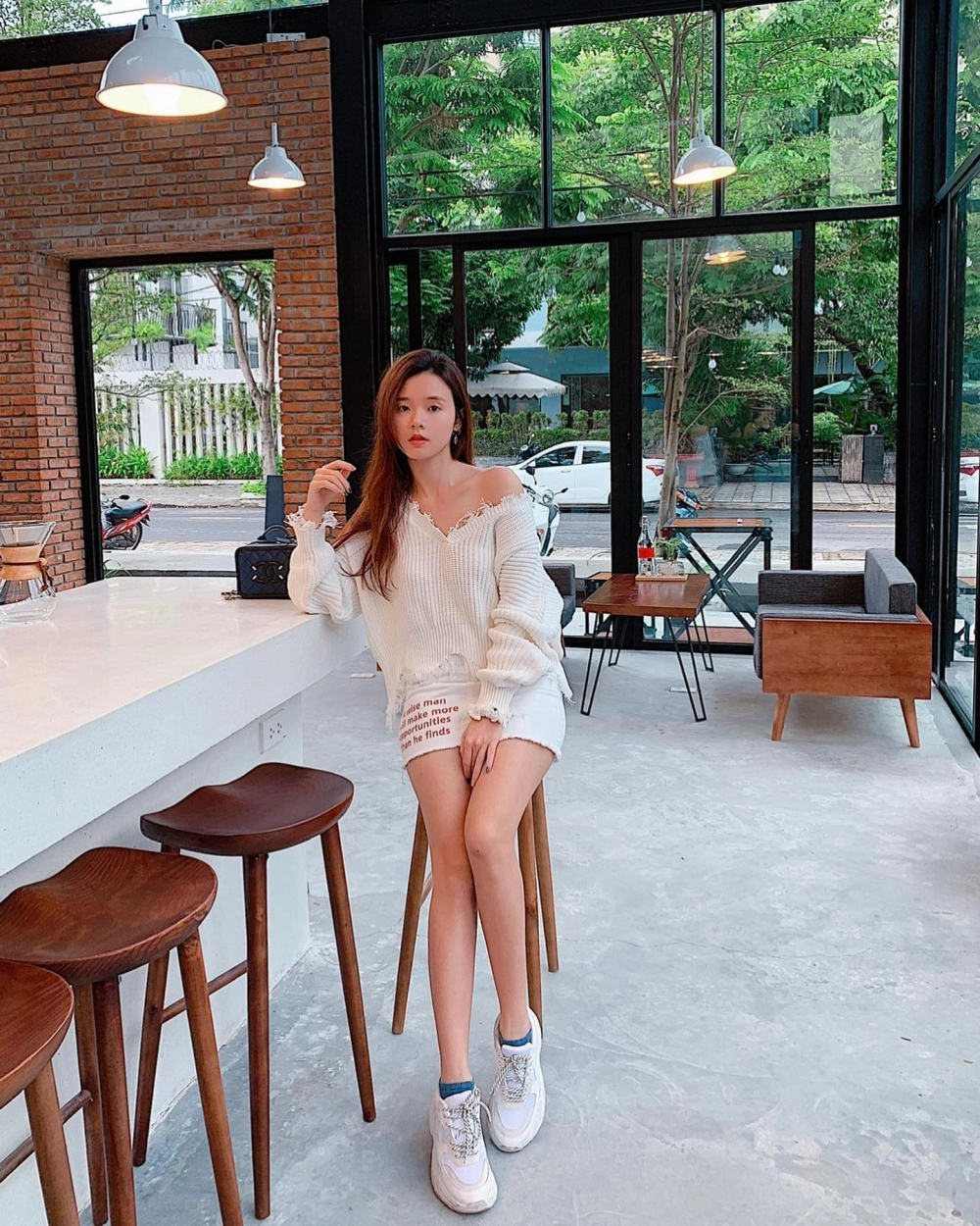 Xem những hình ảnh của mặt mộc Midu và vẻ đẹp tự nhiên của cô.