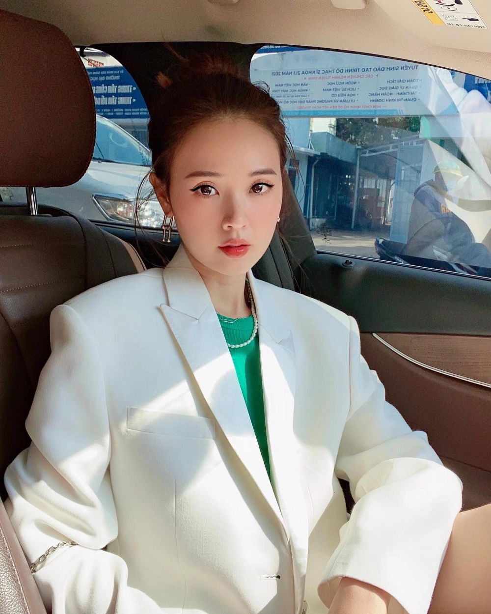 Thông tin chính thức về Midu sinh năm nhiêu và tuổi thật của cô.