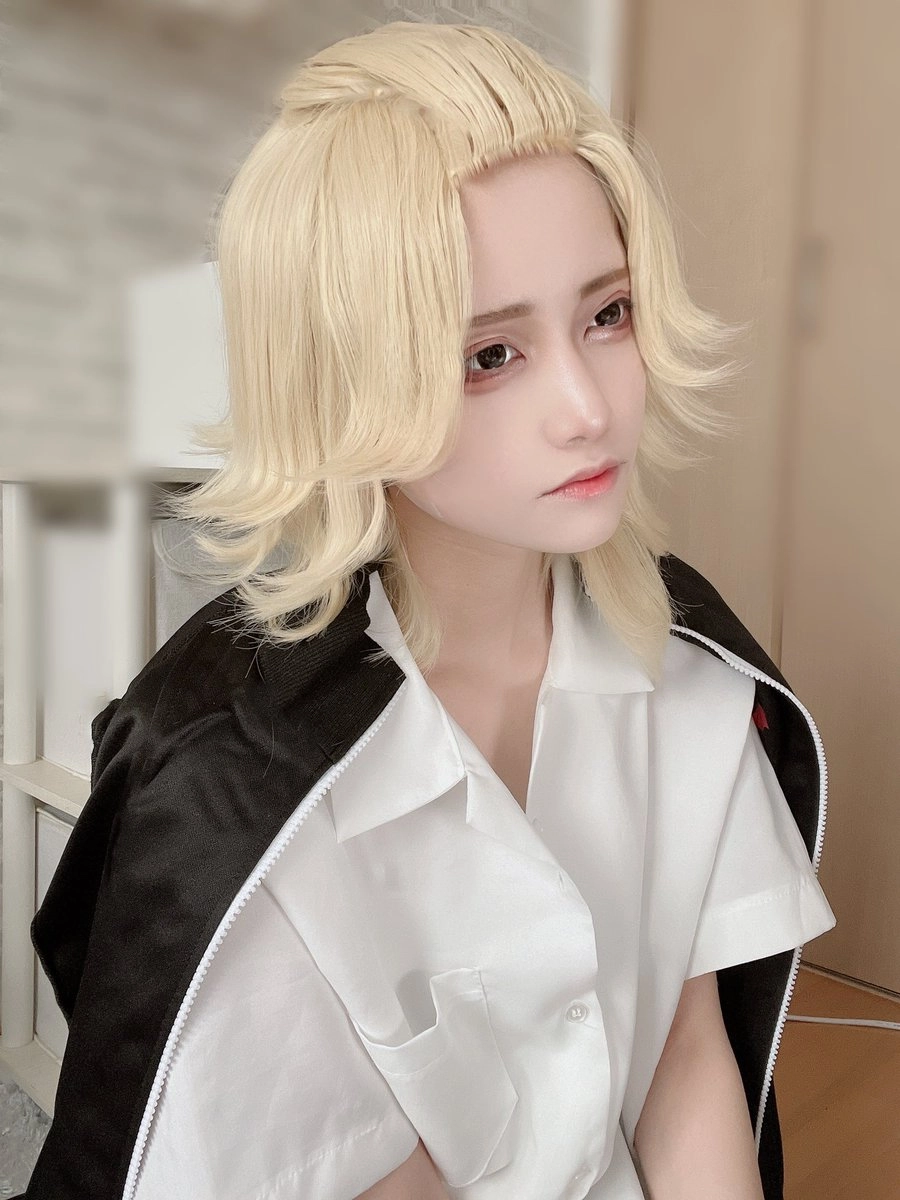 Mikey cosplay cute khiến dân tình không thể rời mắt