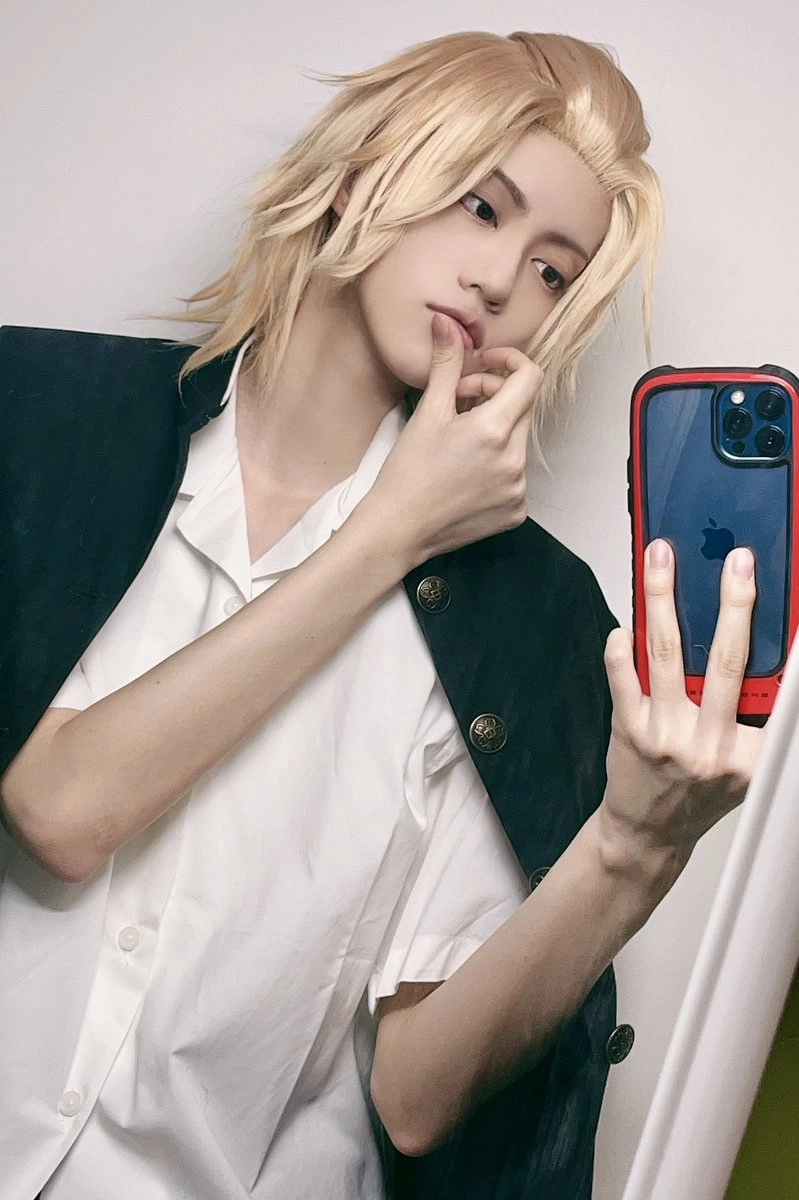 Ảnh Mikey cosplay đẹp như poster khiến fan bấn loạn