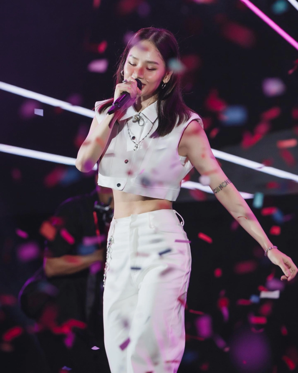 Lời bài hát miu lê yêu anh beat nhẹ nhàng mang lại cảm giác thư giãn
