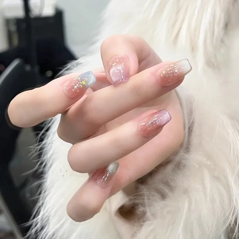 Gợi ý mẫu nail ombre hồng dịu dàng cho nàng bánh bèo
