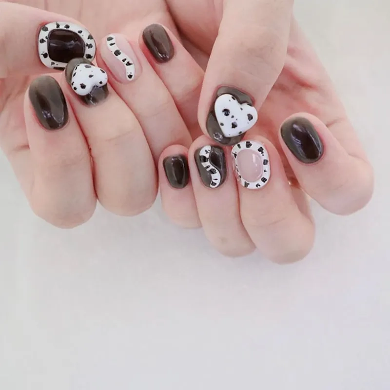 Móng vẽ bò sữa nhẹ nhàng, phù hợp cho mọi ngày