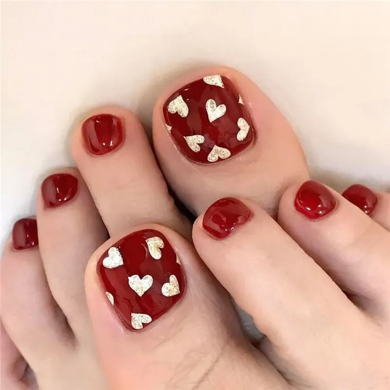 Nail chân màu đỏ vẽ giúp nàng tự tin thể hiện cá tính riêng biệt
