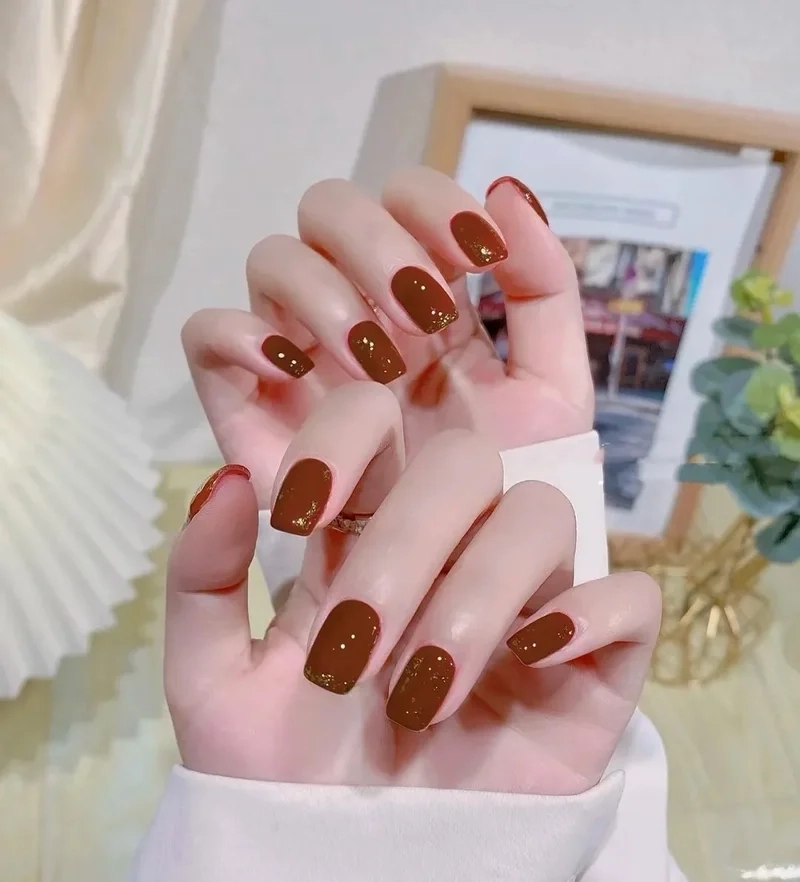 Gợi ý hot màu gel móng tay cho da ngăm giúp tay thêm sáng