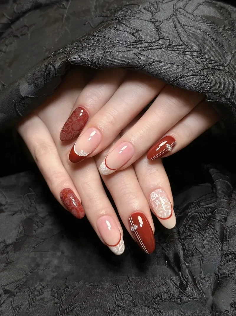Gợi ý màu nail tay cho da ngăm giúp bàn tay thêm cuốn hút