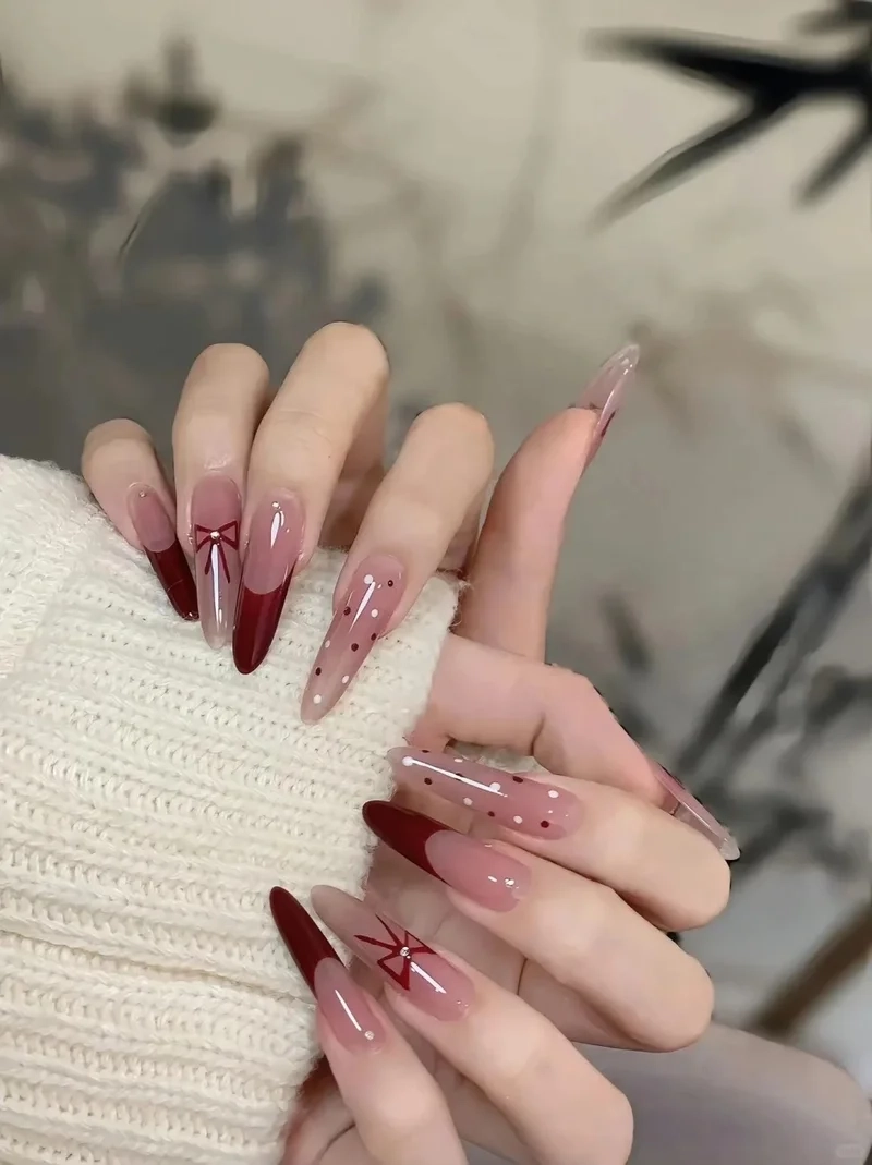 Đẹp nhẹ nhàng mà cuốn hút với các mẫu móng tay đẹp cho da ngăm