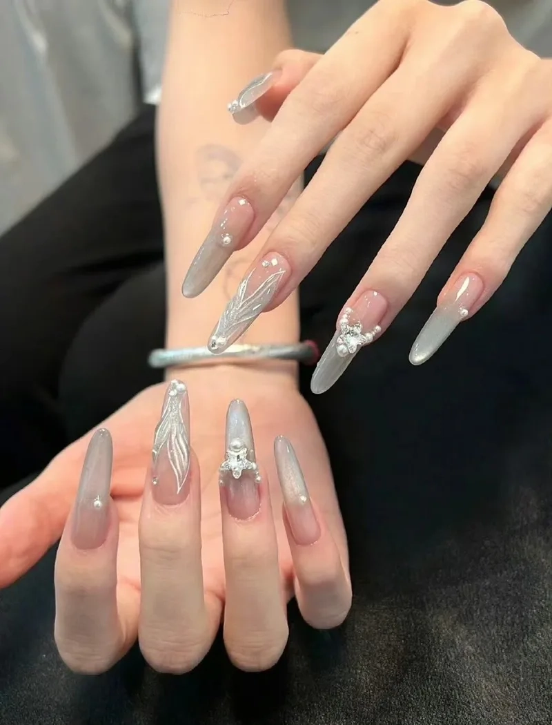 Sáng tạo với mẫu nail móng dài đẹp đầy nổi bật