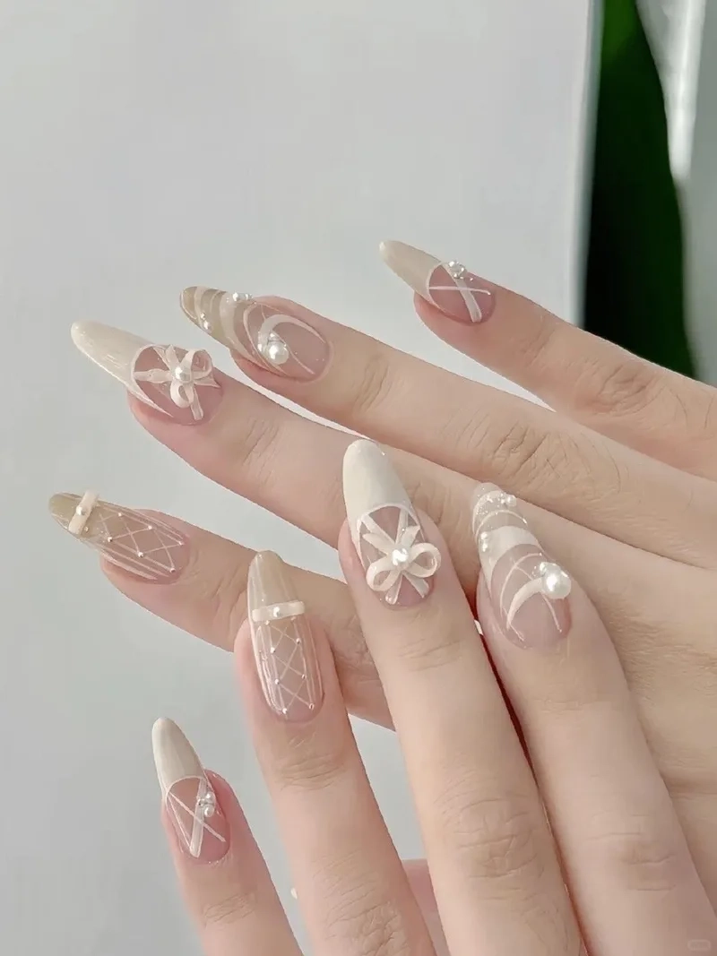 Tự tin khoe nail dài đẹp với những mẫu mới nhất