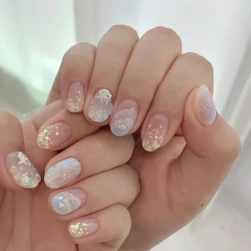 Hãy thử ngay mẫu nail đơn giản đi biển để không lo lắng về việc chăm sóc móng