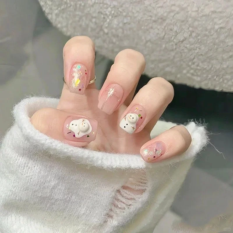 Bắt trend màu sơn móng noel ngọt ngào và quyến rũ