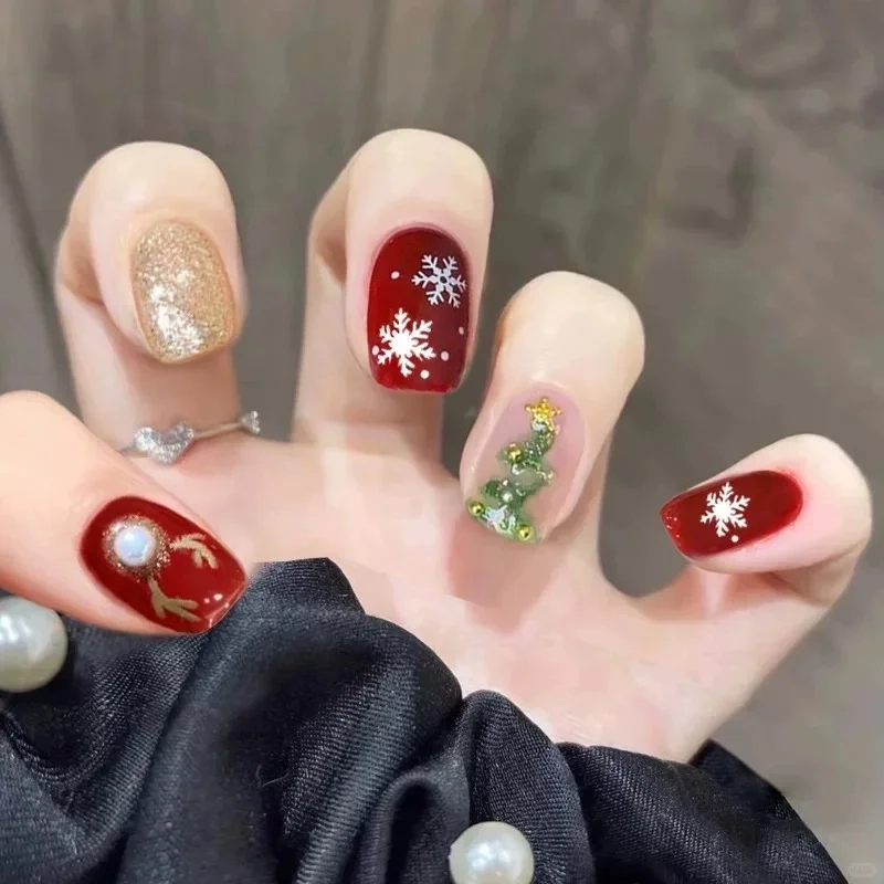 Nàng đã thử mẫu mẫu móng tay đẹp noel này chưa
