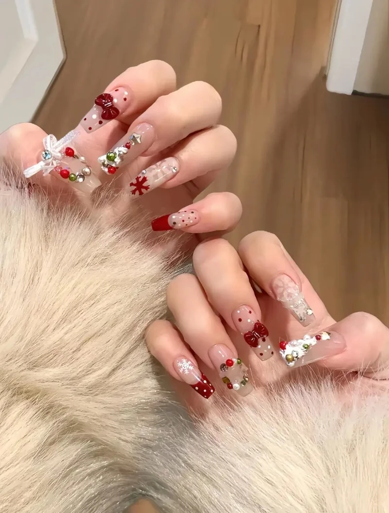 Khám phá ngay bộ sưu tập móng tay giả noel cực hot