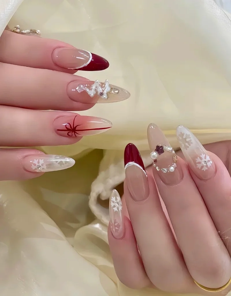 Tham khảo ngay các kiểu mẫu móng giáng sinh được yêu thích