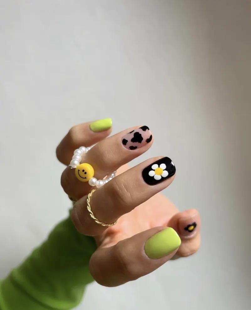 Nổi bật nhẹ nhàng với bông cúc nail