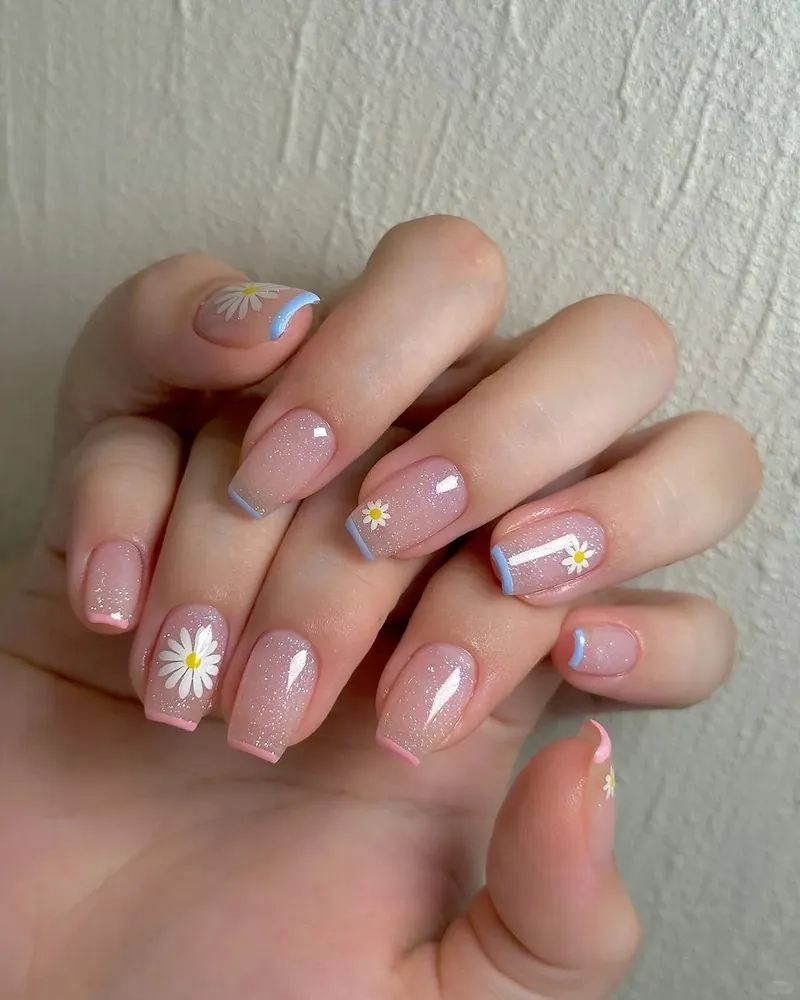 Thử ngay phong cách mẫu nail hoa cúc hoạ mi