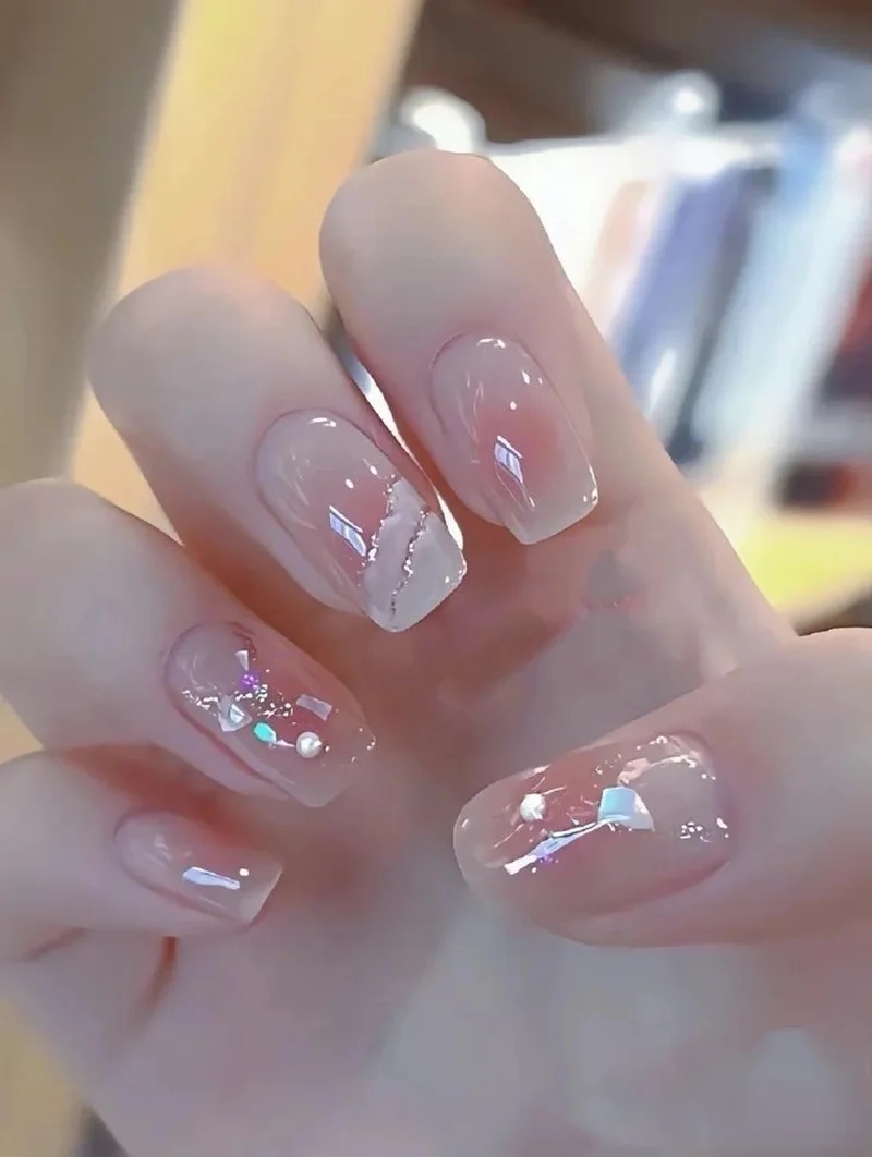 Dân chơi hệ nghệ không thể bỏ qua nail cồn loang