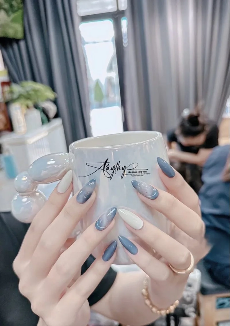 Cực nghệ với kiểu nail loang vân đá đỉnh cao