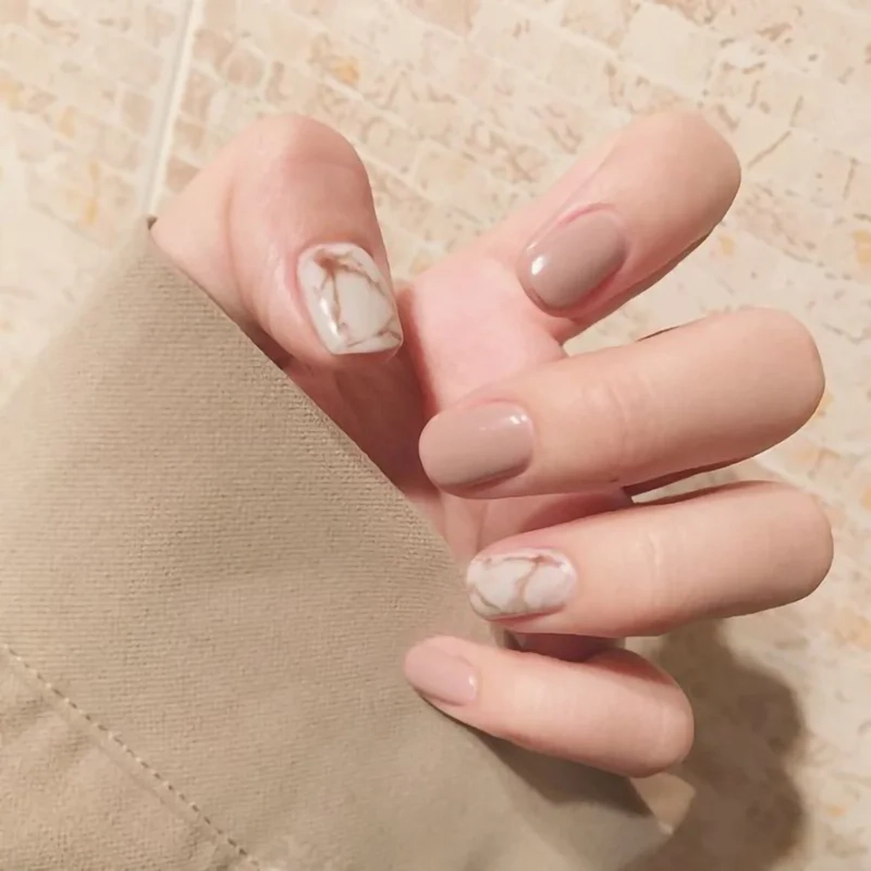 Đổi gió với bộ nail màu loang đẹp đẹp từng centimet