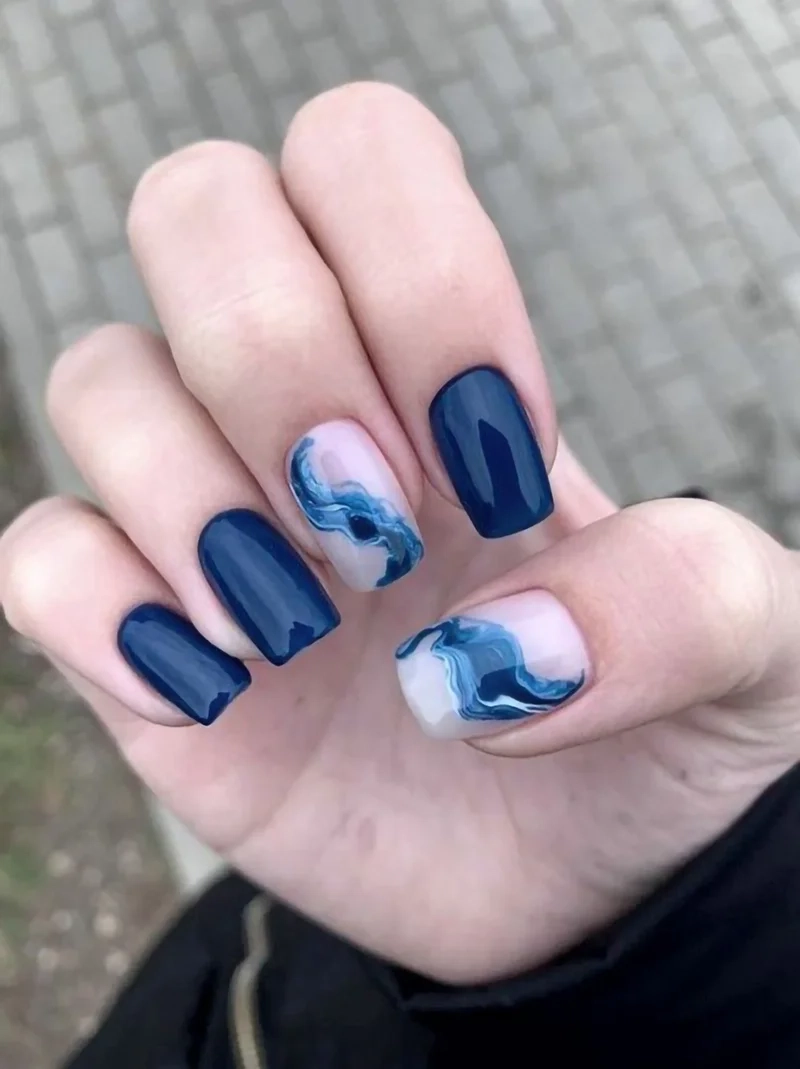 Nàng đã thử phối màu sơn móng tay loang màu chưa