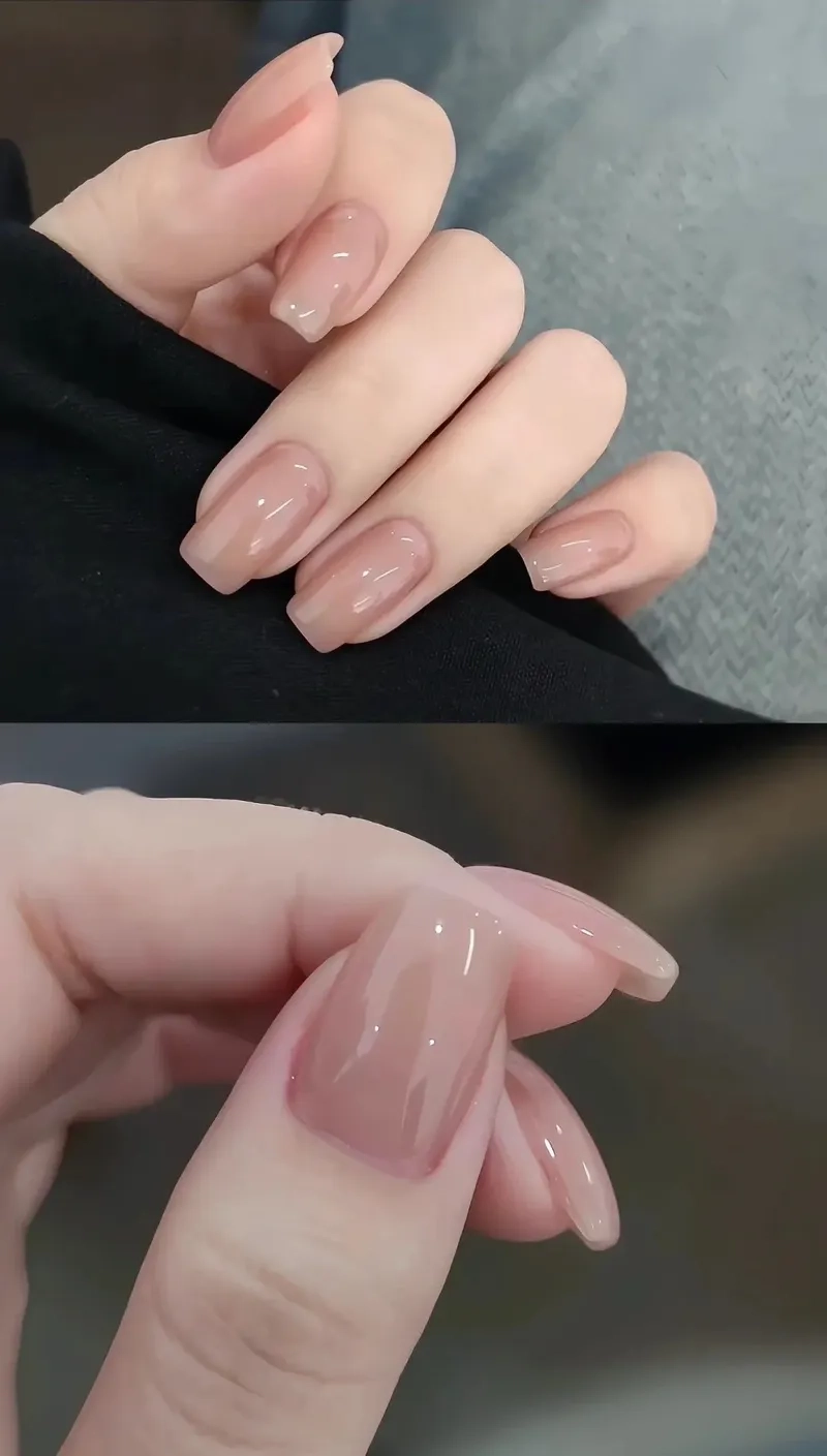 Sơn gel màu nude cho bộ móng bền đẹp, sáng bóng