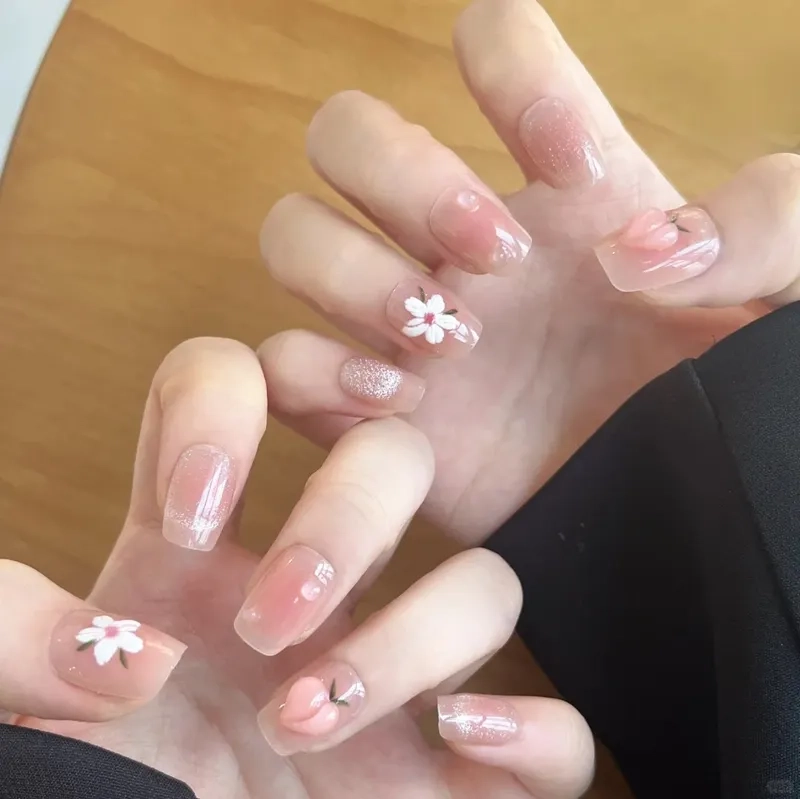 Mẫu nail màu pastel đẹp giúp đôi tay nàng thêm phần tinh tế quyến rũ