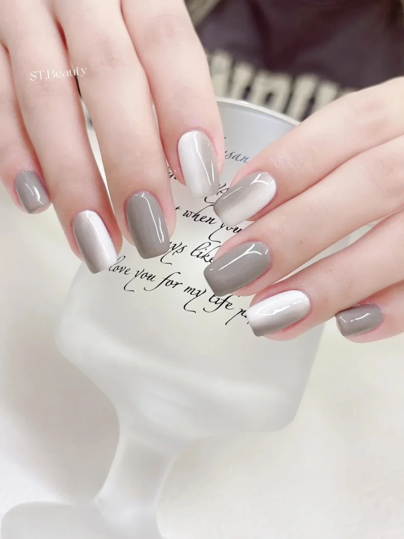 Không thể bỏ lỡ mẫu nail xám sang trọng nhẹ nhàng