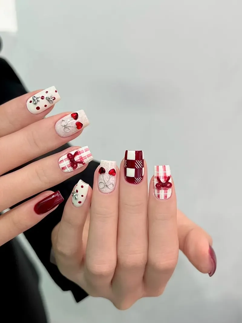 Phá cách cùng mẫu móng tay vuông chuẩn salon