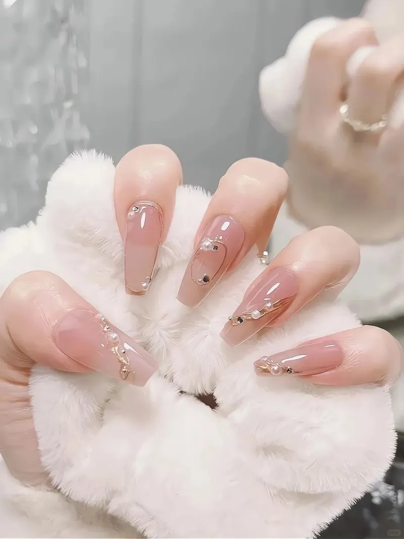 Dành cho nàng thích móng vuông ngắn xinh xắn