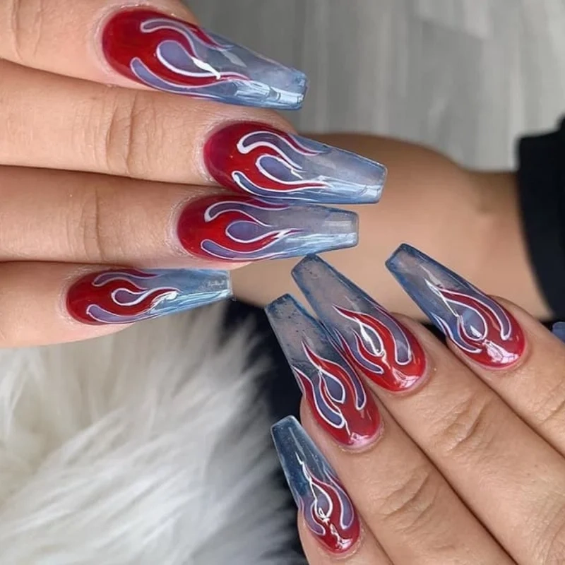 Nail hình ngọn lửa giúp bạn thêm phần nổi bật và mạnh mẽ