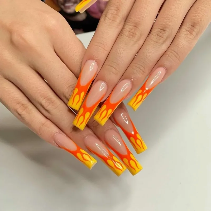 Khám phá ngay vẽ lửa nail tuyệt vời cho đôi tay thêm phần quyến rũ