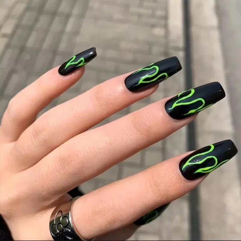 Sáng tạo với vẽ nail ngọn lửa cực kỳ ấn tượng