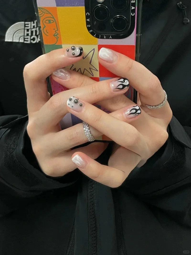 Tỏa sáng cùng lửa nail bắt mắt và mạnh mẽ