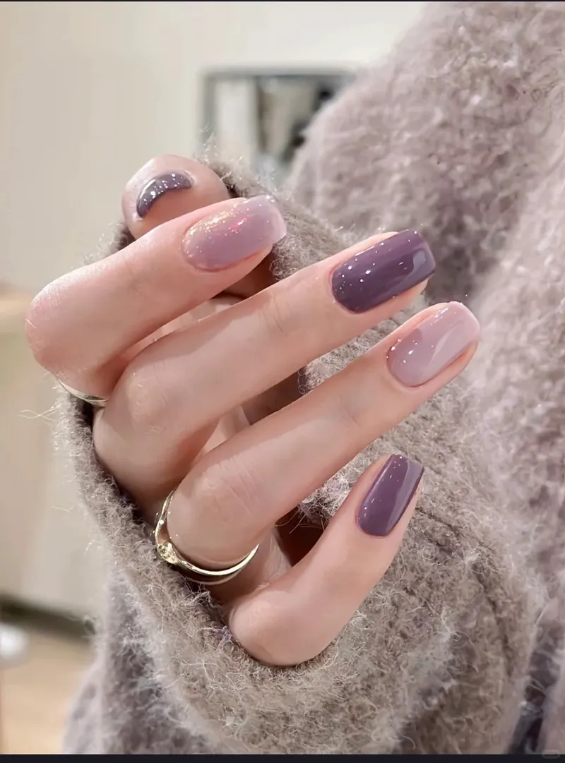 Bắt kịp xu hướng với những bộ nail màu tím đầy sáng tạo