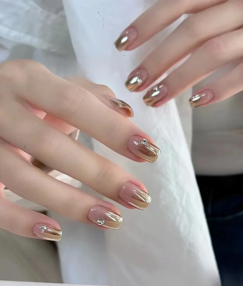 Gợi ý mẫu nail tráng gương hàn quốc chuẩn idol