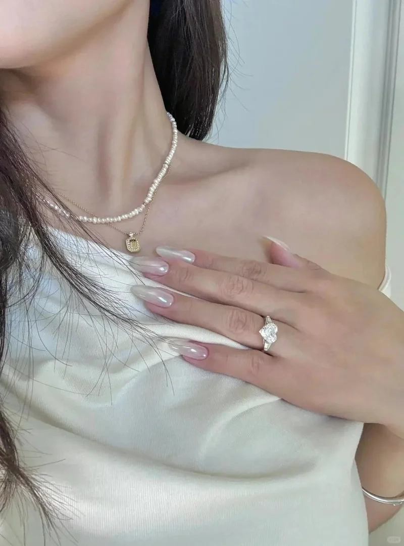 Update ngay những mẫu nail tráng gương siêu hot