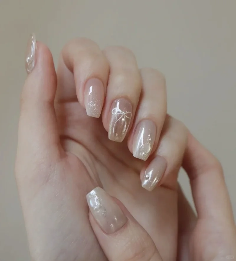Đẹp chuẩn salon với tráng gương móng