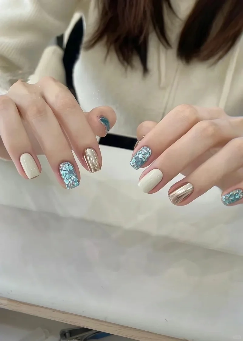 Bật mí mẫu móng tráng gương hot trend